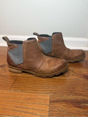 Sorel Women’s Brown Leather Emelie Chelsea Boots